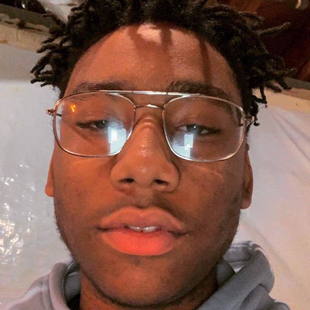 Meet your Posher, Tko